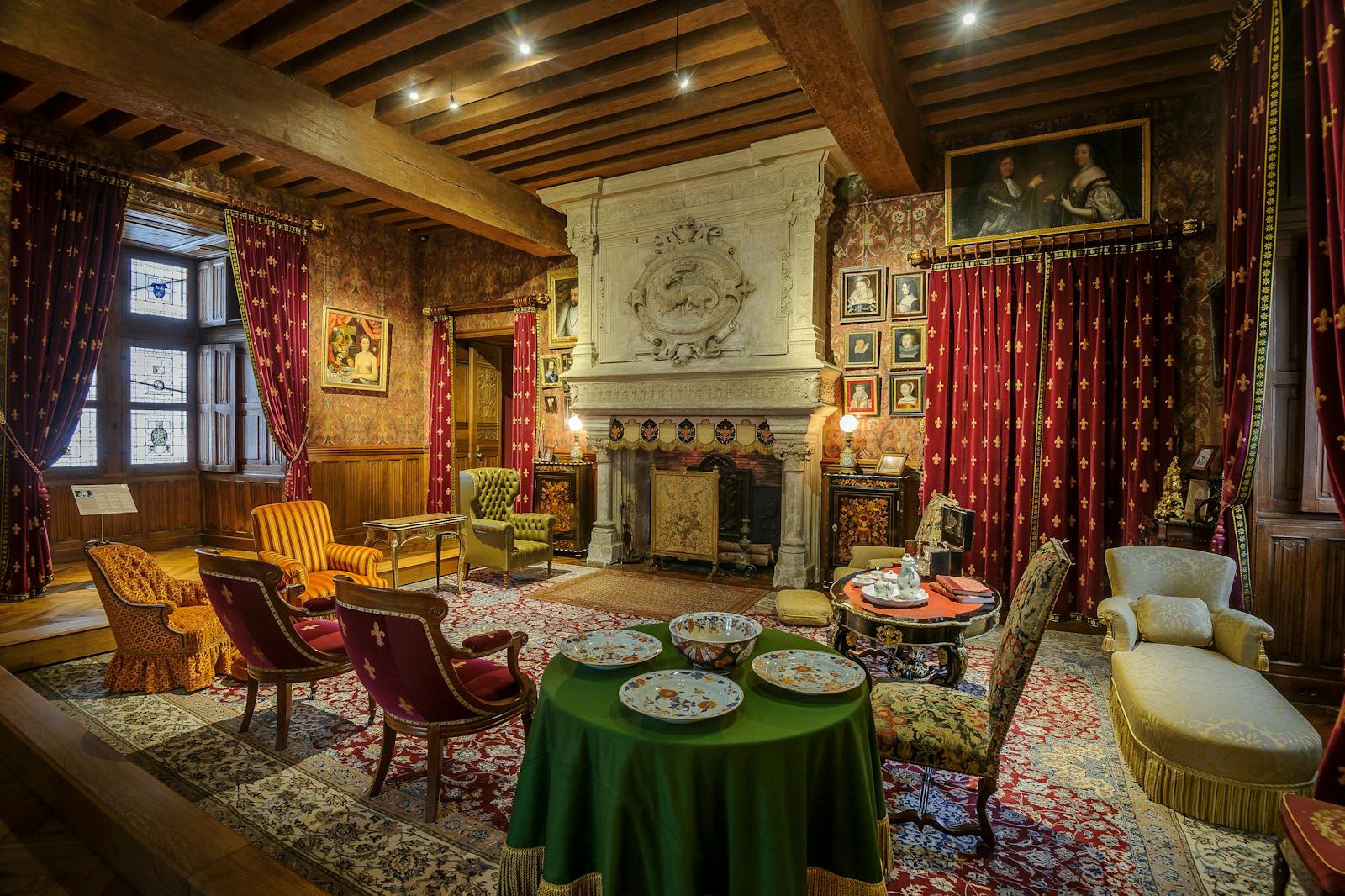 Bogato zdobione wnętrze Zamku Azay-le-Rideau